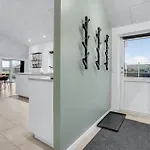 펜션 Five-bedroom In