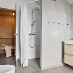 Five-bedroom In