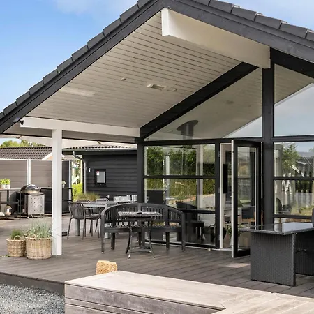 Five-bedroom In Feriehus