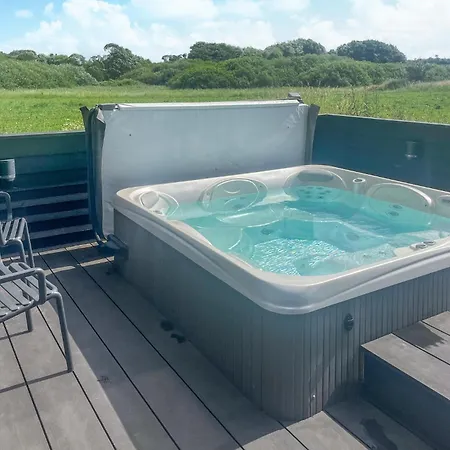 Сasa de vacaciones Five-bedroom In *