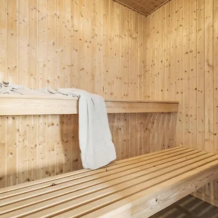 Сasa de vacaciones Five-bedroom In *